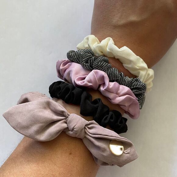 Set of 5 Scrunchies - Purple Bow Metallic - Picture 1 of 2